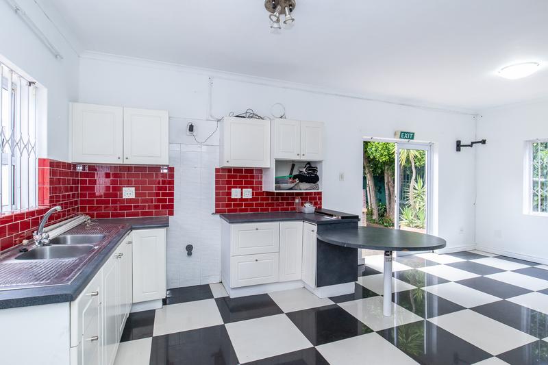 To Let 4 Bedroom Property for Rent in Constantia Western Cape